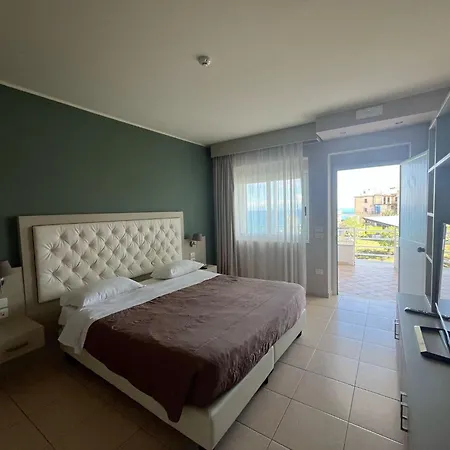 Mediterranean Boutique