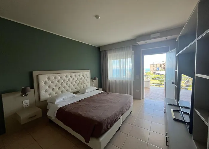 Mediterranean Boutique